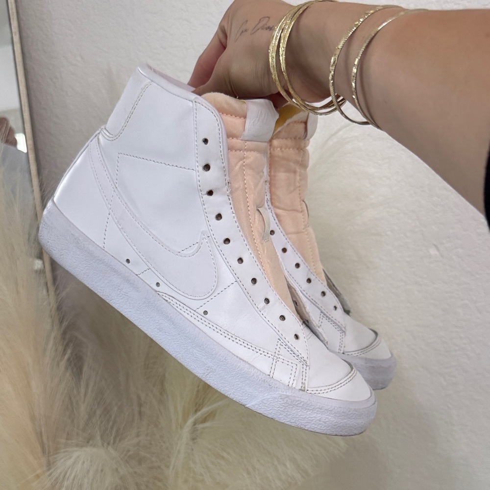White Nike blazers High-Top Women's Sneakers